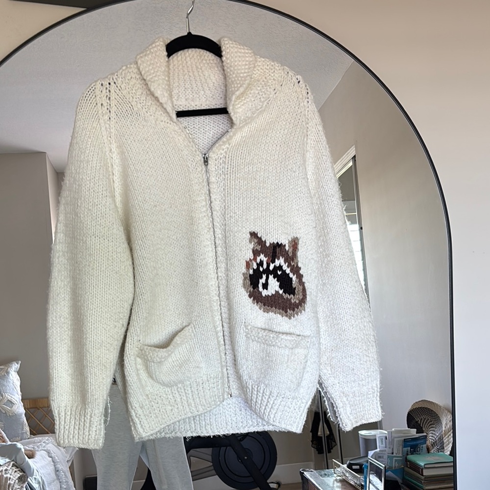 Vintage, Cozy White Knit Cardigan with Raccoon Design